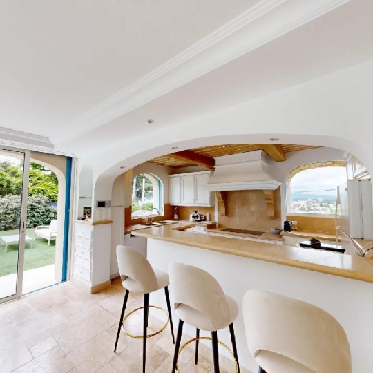  Annonces GRASSE : House | CANNES (06400) | 200 m2 | 2 490 000 &euro; 