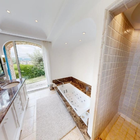  Annonces GRASSE : House | CANNES (06400) | 200 m2 | 2 490 000 &euro; 