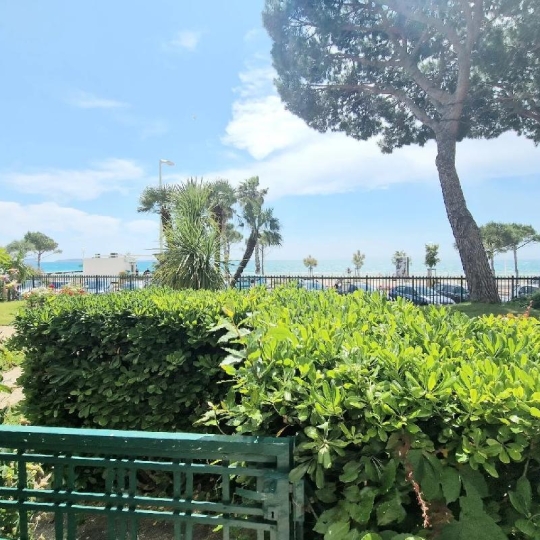  Annonces GRASSE : Appartement | CANNES (06150) | 44 m2 | 370 000 &euro; 
