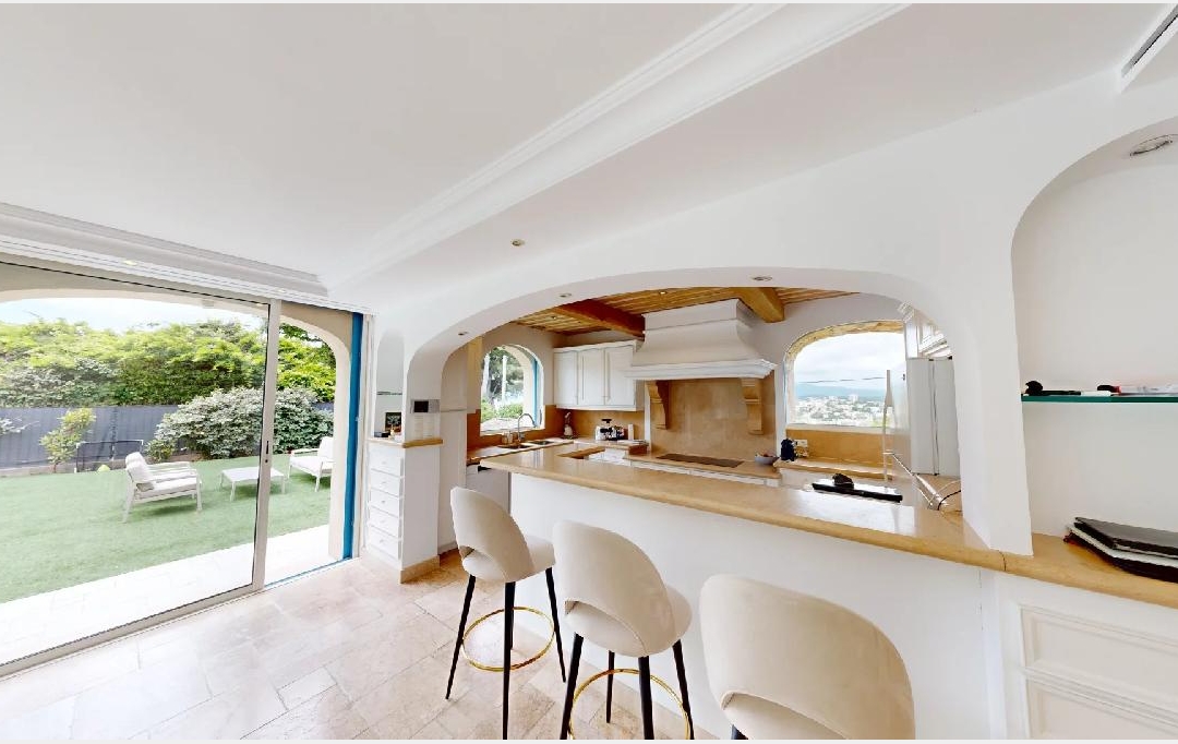 Annonces GRASSE : House | CANNES (06400) | 200 m2 | 2 490 000 &euro; 