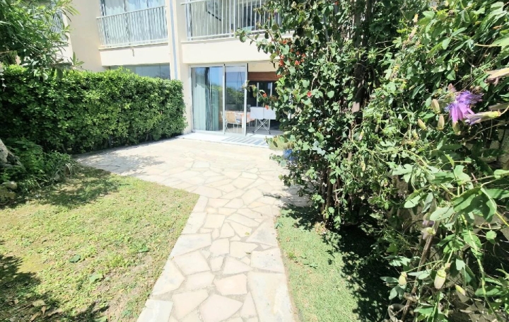Loft   CANNES  44 m2 398 000 € 